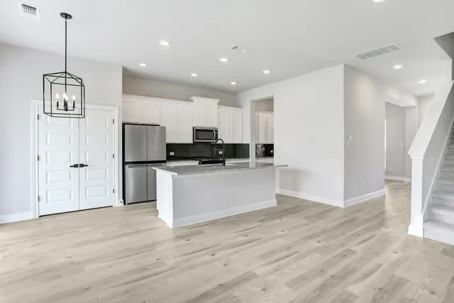 $439,900 | 118 Periwinkle Lane, Bastrop, TX 78602