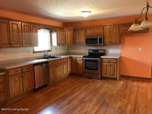 355 Equinox Boulevard Mount Washington, KY 40047 - Photo 3 of 19 IMG_3485
