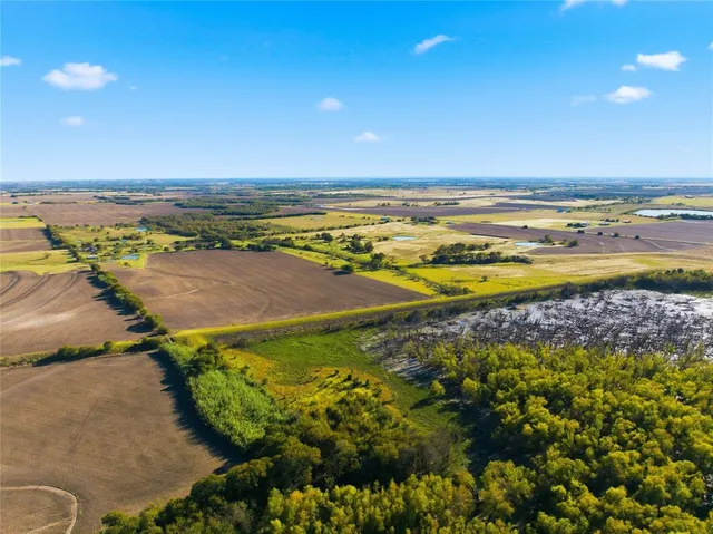 $600,000 | 2663 West Crabb Road, West, TX 76691