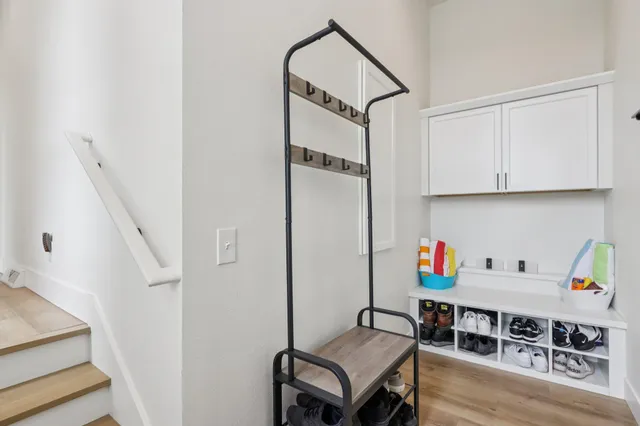 $799,900 | 4238 Lk Vista Boulevard, Oak Creek, WI 53154