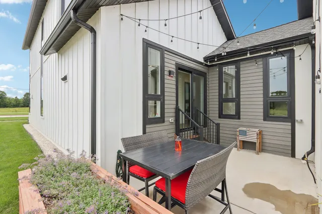 $799,900 | 4238 Lk Vista Boulevard, Oak Creek, WI 53154