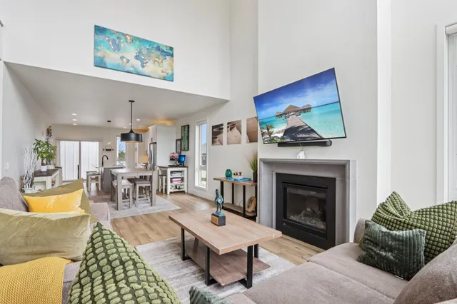 $799,900 | 4238 Lk Vista Boulevard, Oak Creek, WI 53154