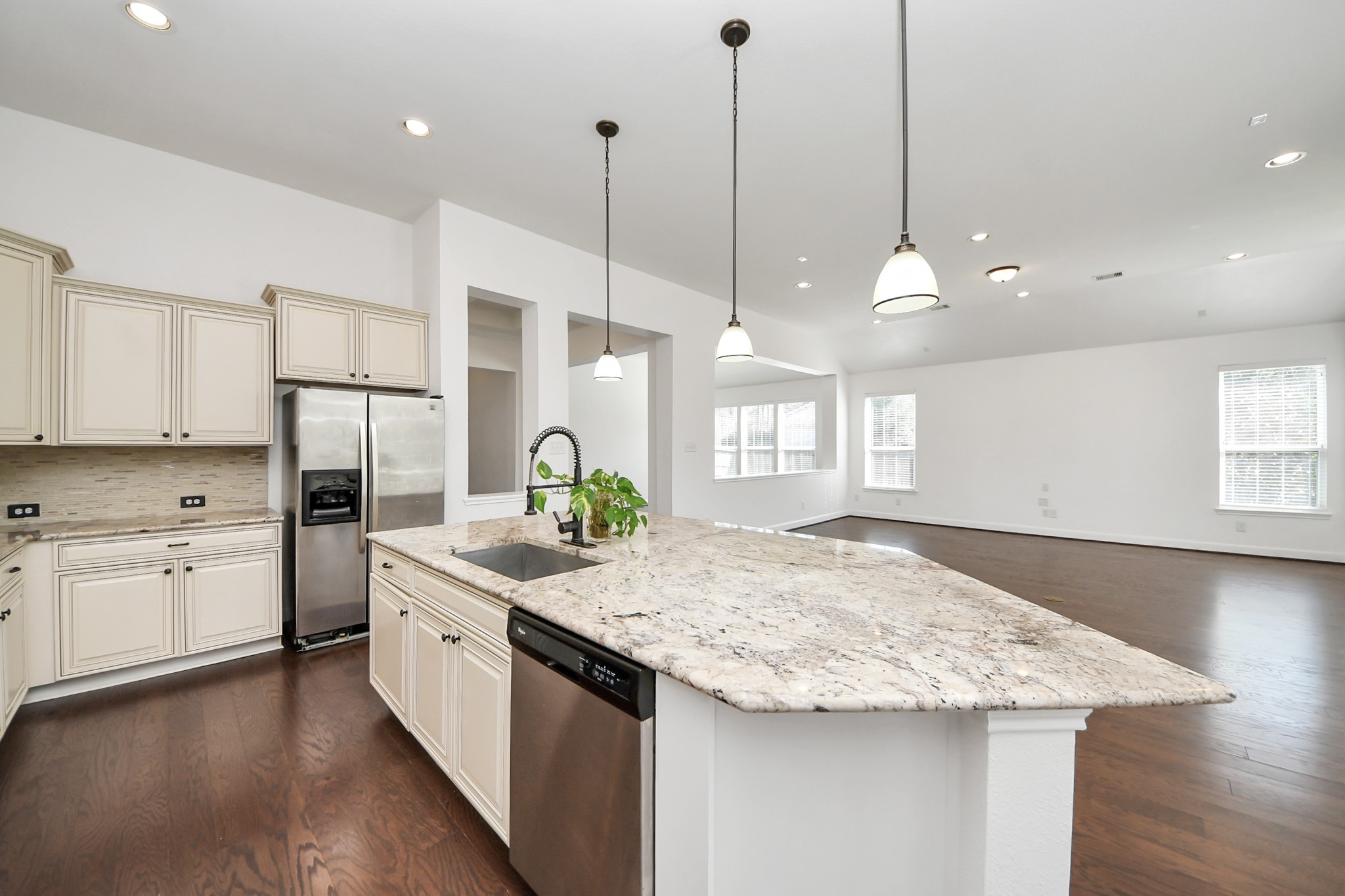 1947 Parnevik Place Conroe, TX 77304 - Photo 13 of 37