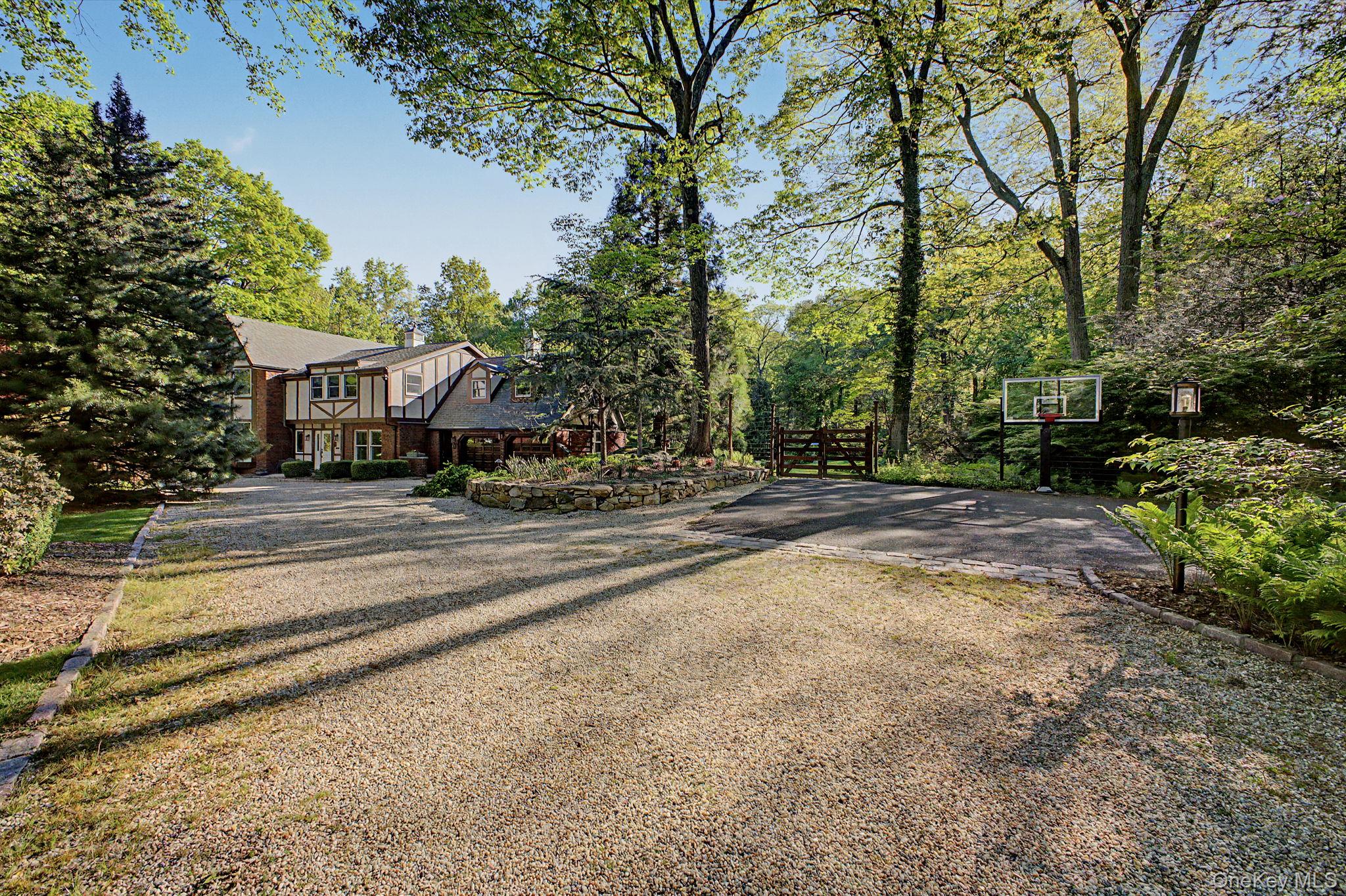 80 Hack Green Road Pound Ridge, NY 10576 - Photo 45 of 50 Driveway