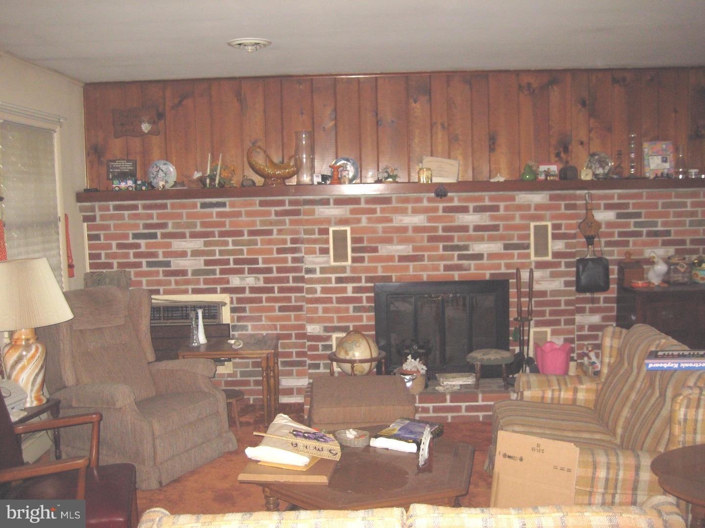 824 Spring City Road Phoenixville, PA 19460 - Photo 3 of 15