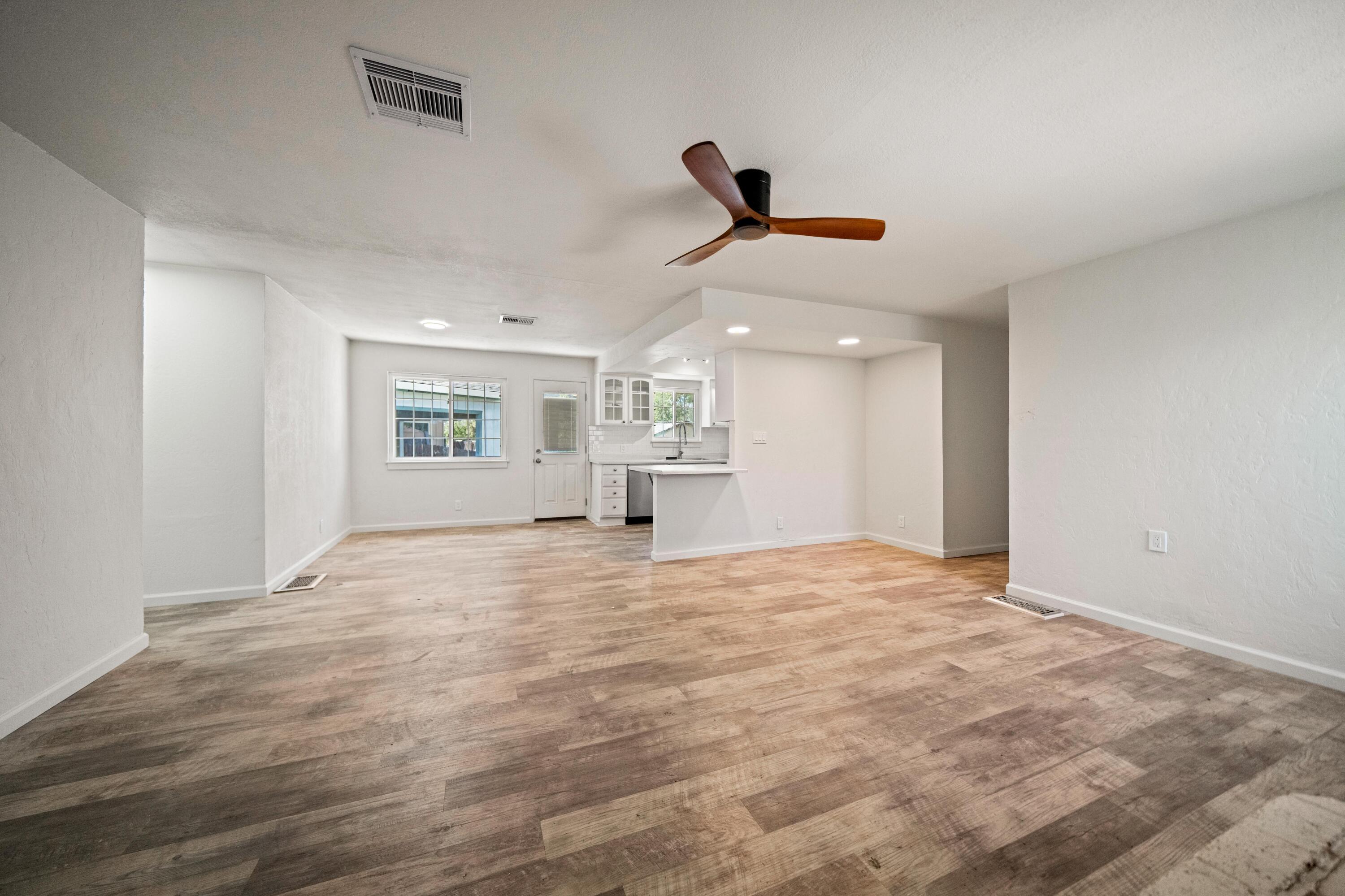 1330 Scenic Way Redding, CA 96001 - Photo 11 of 37 IMG-11