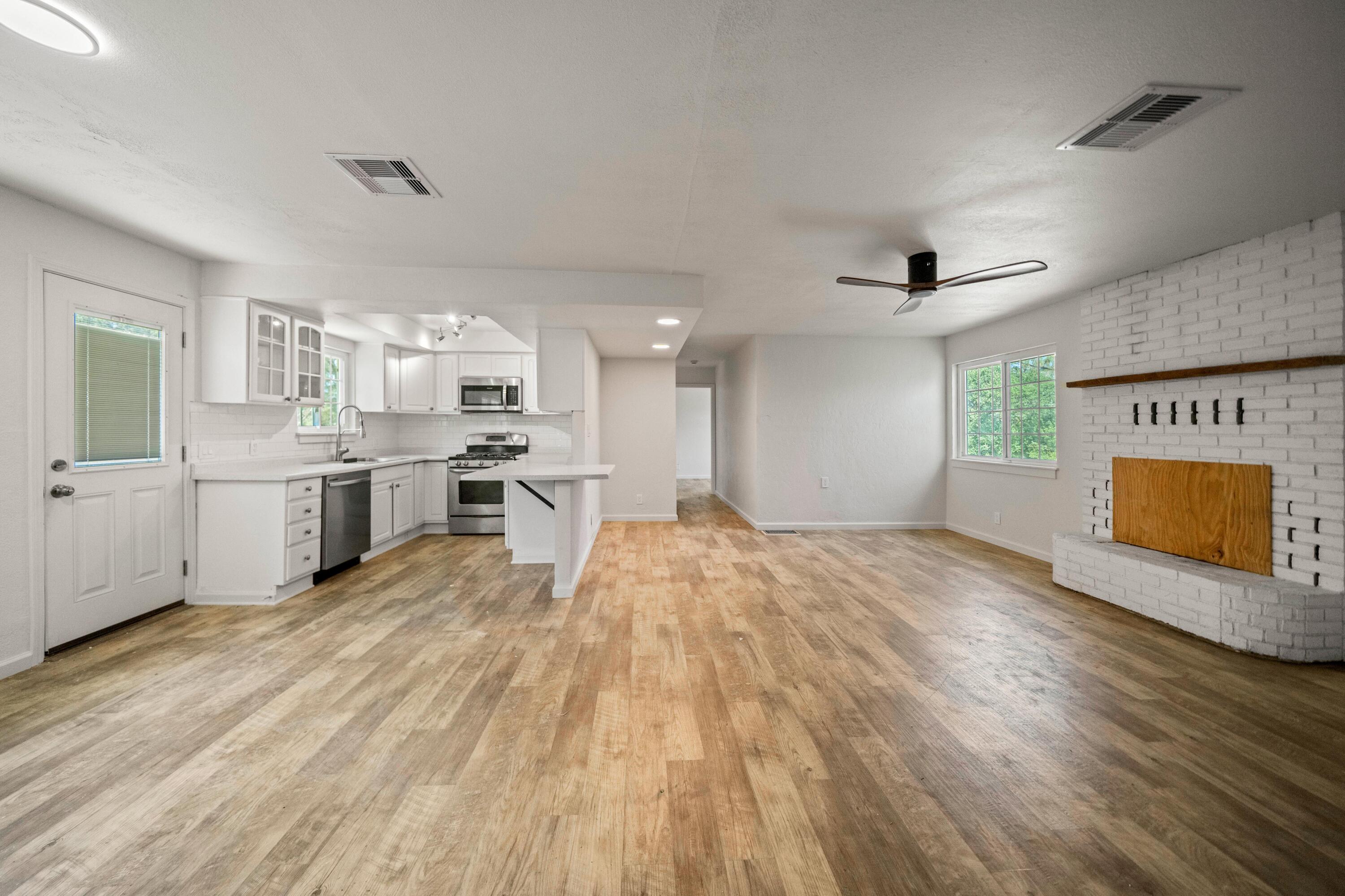 1330 Scenic Way Redding, CA 96001 - Photo 15 of 37 IMG-15