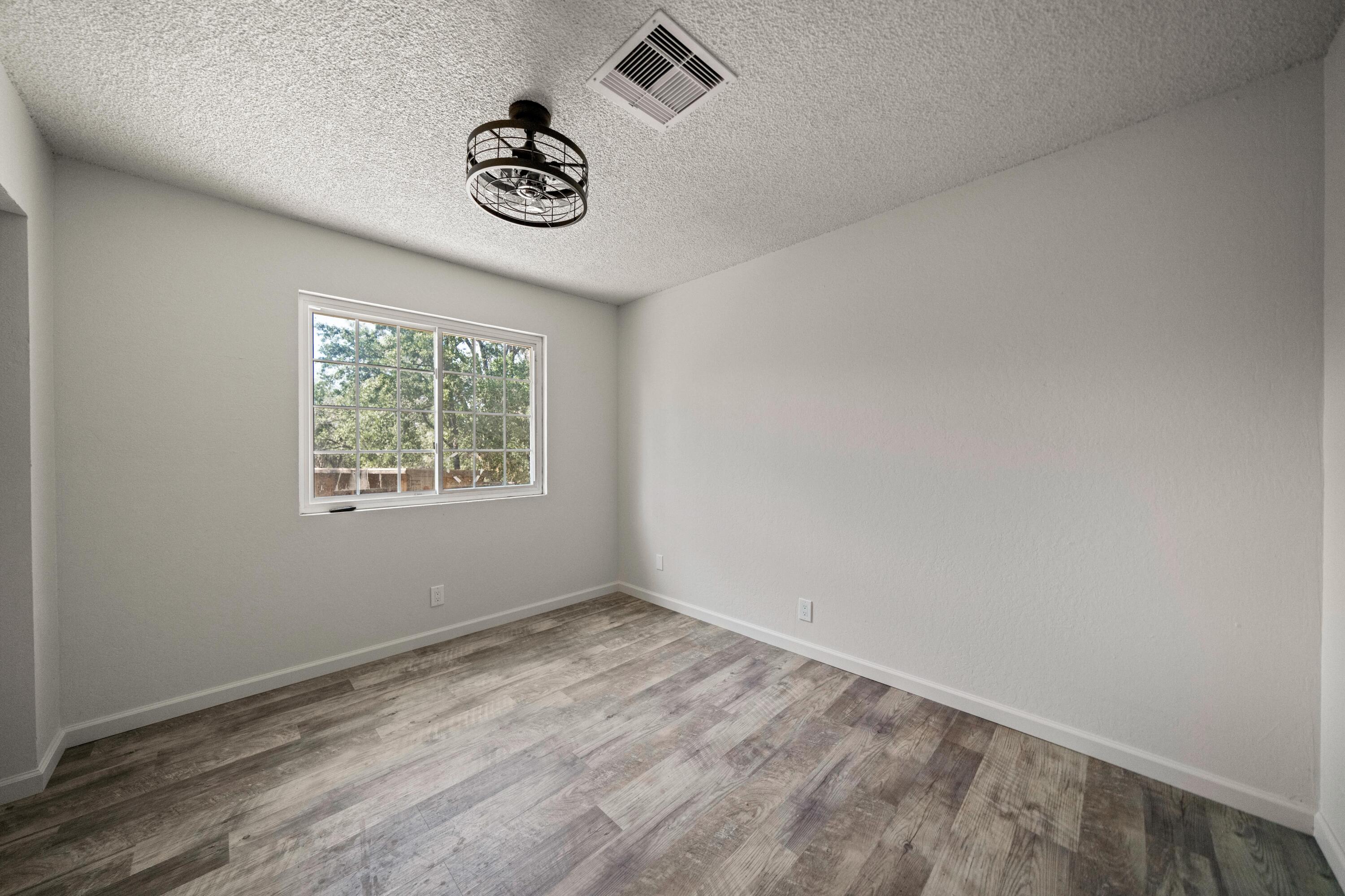 1330 Scenic Way Redding, CA 96001 - Photo 24 of 37 IMG-24