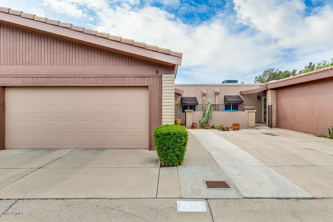 2705 East Cactus Road Phoenix, AZ 85028 - Photo 2 of 20 2705