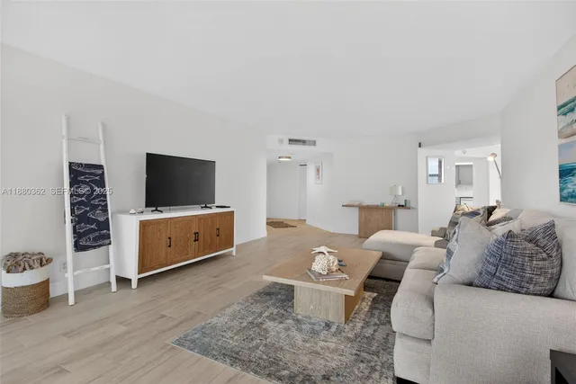 $4,850 | 1340 South Ocean Boulevard, Unit 407, Pompano Beach, FL 33062