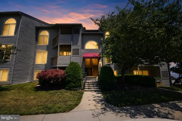 $595,000 | 2016 Quay Village Court, Unit T2, Annapolis, MD 21403