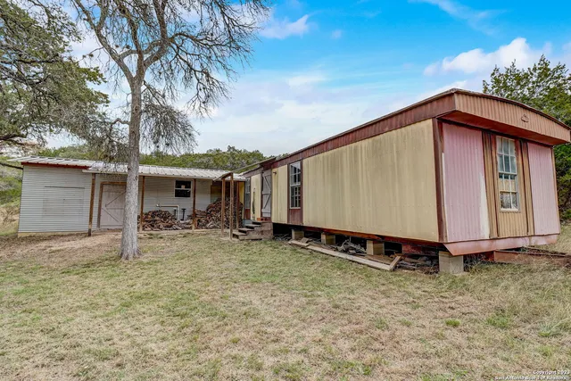 $925,000 | 792 Alamo Beach Road, Pipe Creek, TX 78063