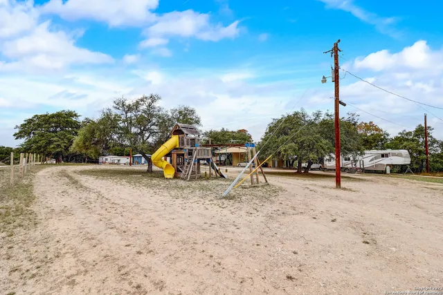 $925,000 | 792 Alamo Beach Road, Pipe Creek, TX 78063