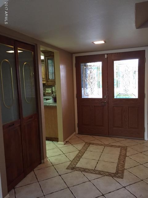 5206 West Redfield Road Glendale, AZ 85306 - Photo 5 of 34 Inside Entry