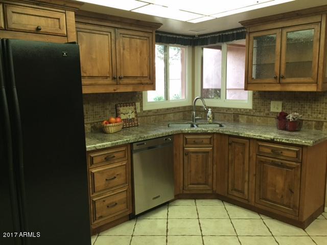 5206 West Redfield Road Glendale, AZ 85306 - Photo 6 of 34 Kitchen