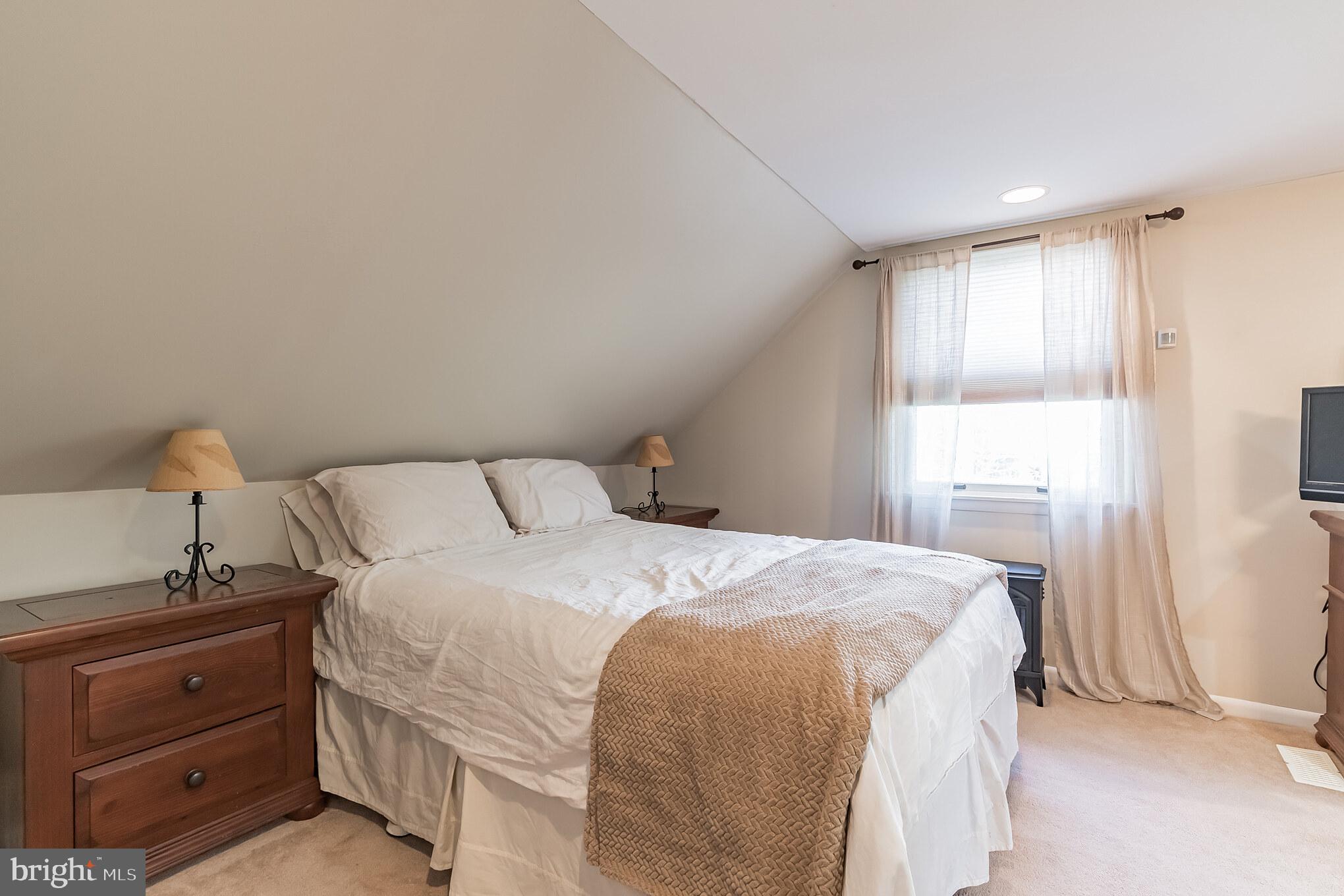 8733 Sagamore Road Philadelphia, PA 19128 - Photo 22 of 32 Gallery Image 22