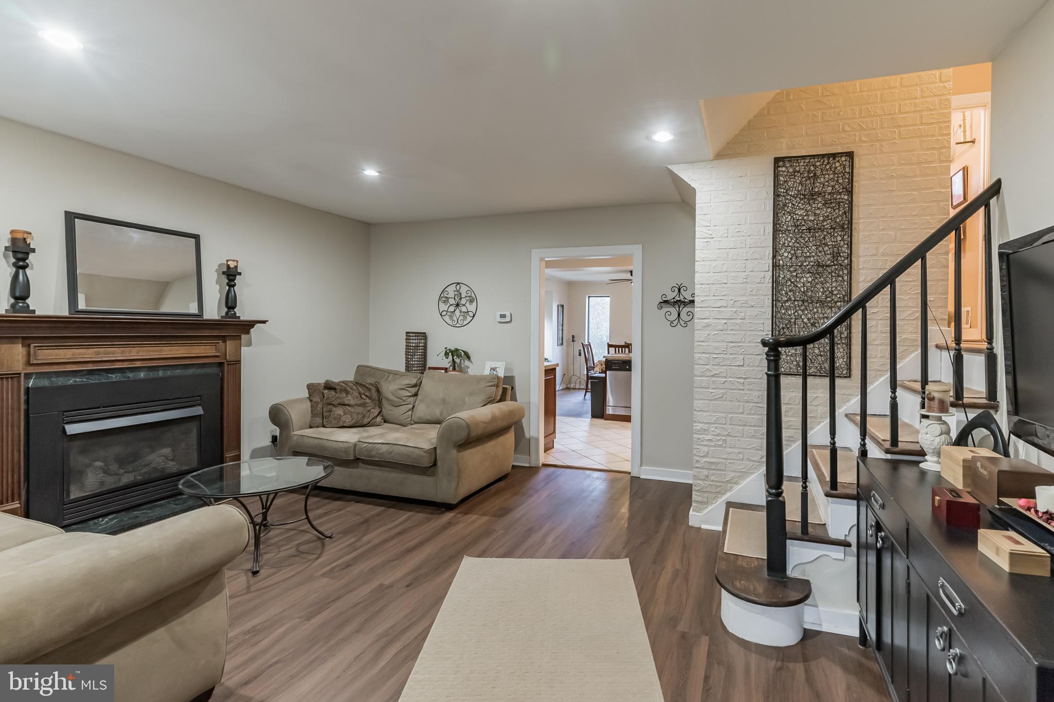 8733 Sagamore Road Philadelphia, PA 19128 - Photo 3 of 32 Gallery Image 3
