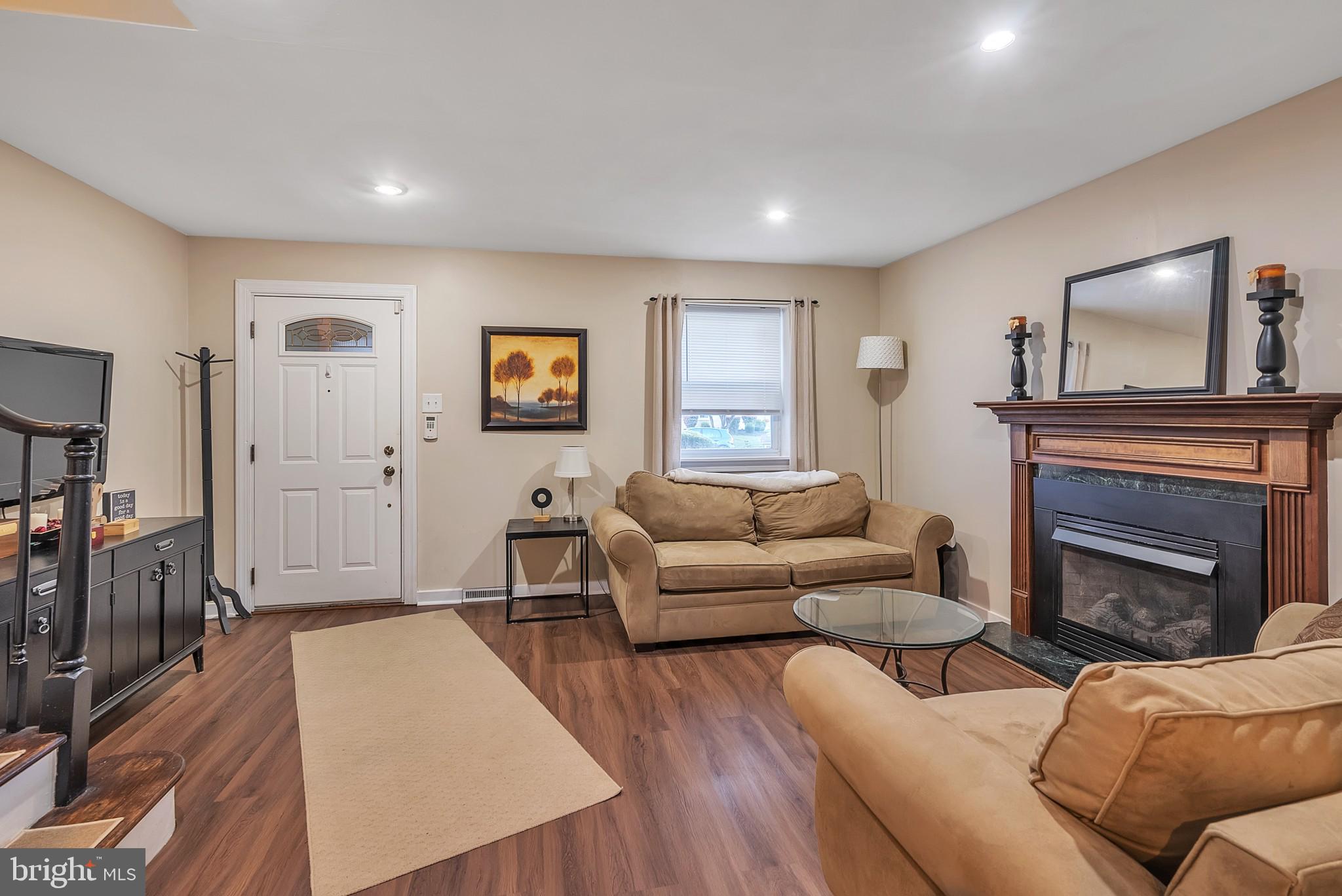 8733 Sagamore Road Philadelphia, PA 19128 - Photo 6 of 32 Gallery Image 6