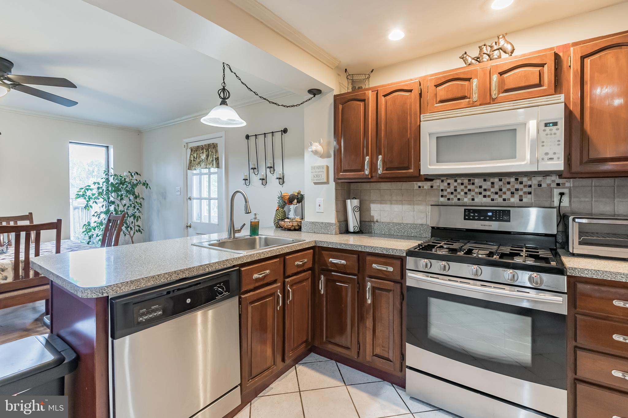 8733 Sagamore Road Philadelphia, PA 19128 - Photo 9 of 32 Gallery Image 9