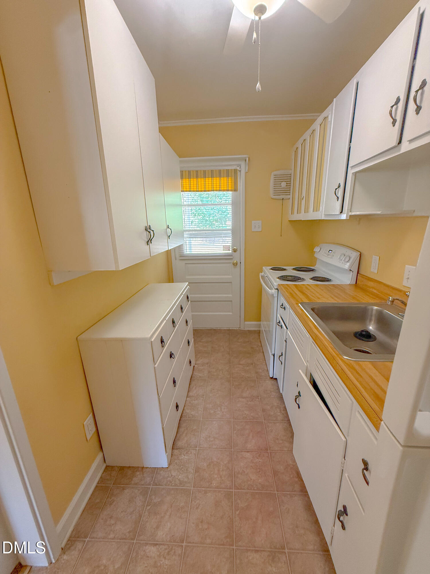 833 Daniels Street, Unit A Raleigh, NC 27605 - Photo 7 of 12