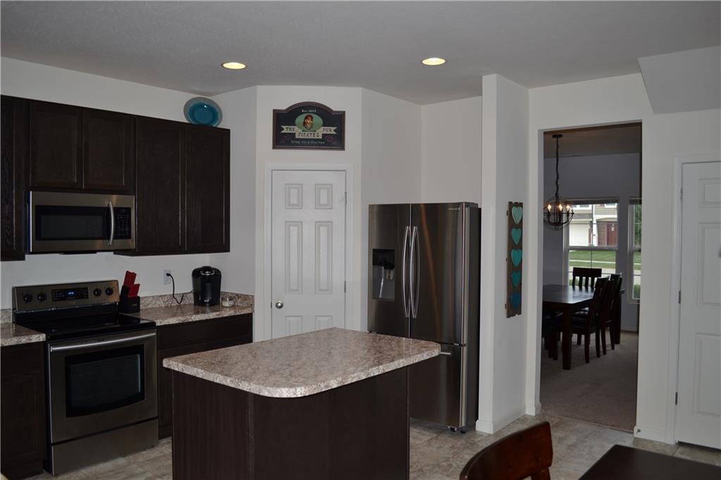 2504 Autumn Road Indianapolis, IN 46229 - Photo 11 of 31
