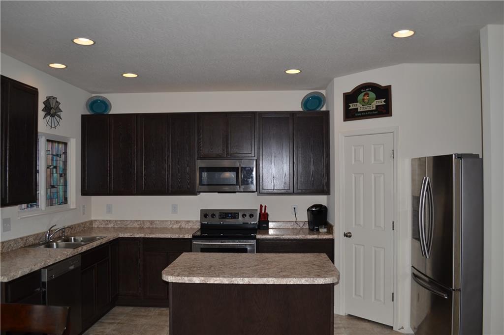 2504 Autumn Road Indianapolis, IN 46229 - Photo 10 of 31