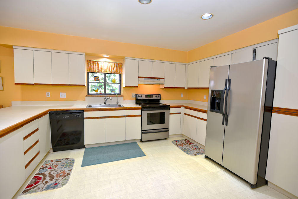 13154 165th Road North Jupiter, FL 33478 - Photo 16 of 25 Kitchen Dining (2)