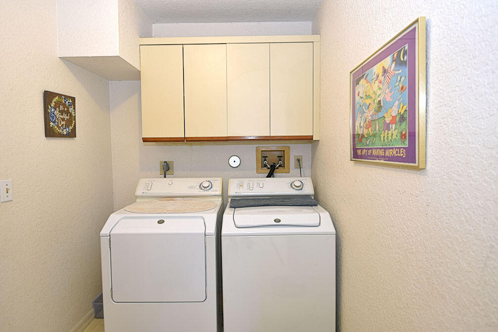 13154 165th Road North Jupiter, FL 33478 - Photo 18 of 25 Laundry