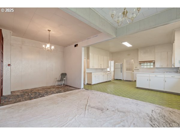 412 Gardner Avenue Drain, OR 97435 - Photo 11 of 35