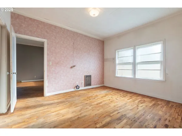 $249,000 | 412 Gardner Avenue, Drain, OR 97435