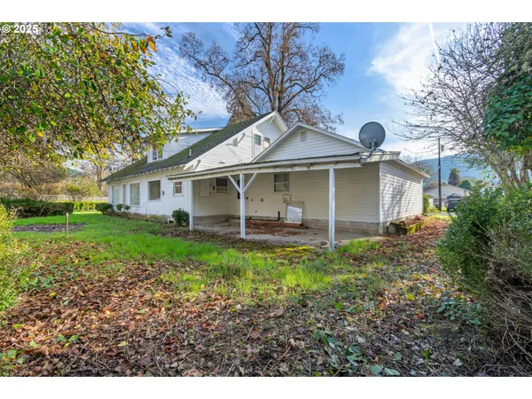 $249,000 | 412 Gardner Avenue, Drain, OR 97435