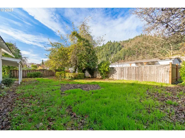 $249,000 | 412 Gardner Avenue, Drain, OR 97435