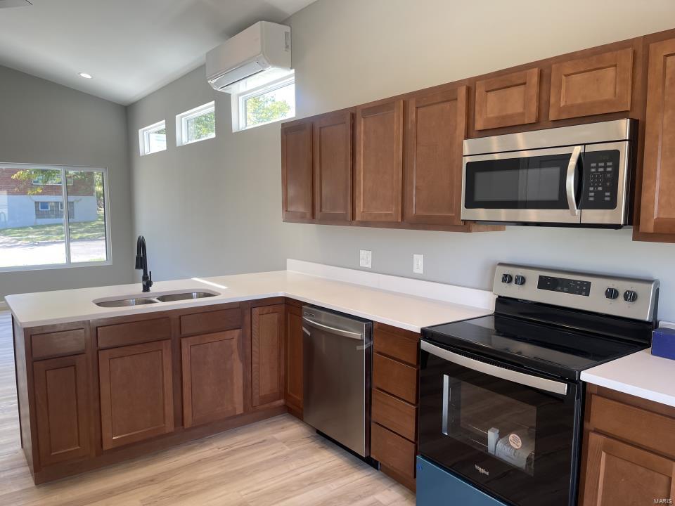 707 Lee Street Madison, IL 62060 - Photo 5 of 13