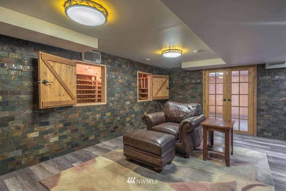 11481 Walker Road Mount Vernon, WA 98273 - Photo 26 of 38 a living room with furniture and a window