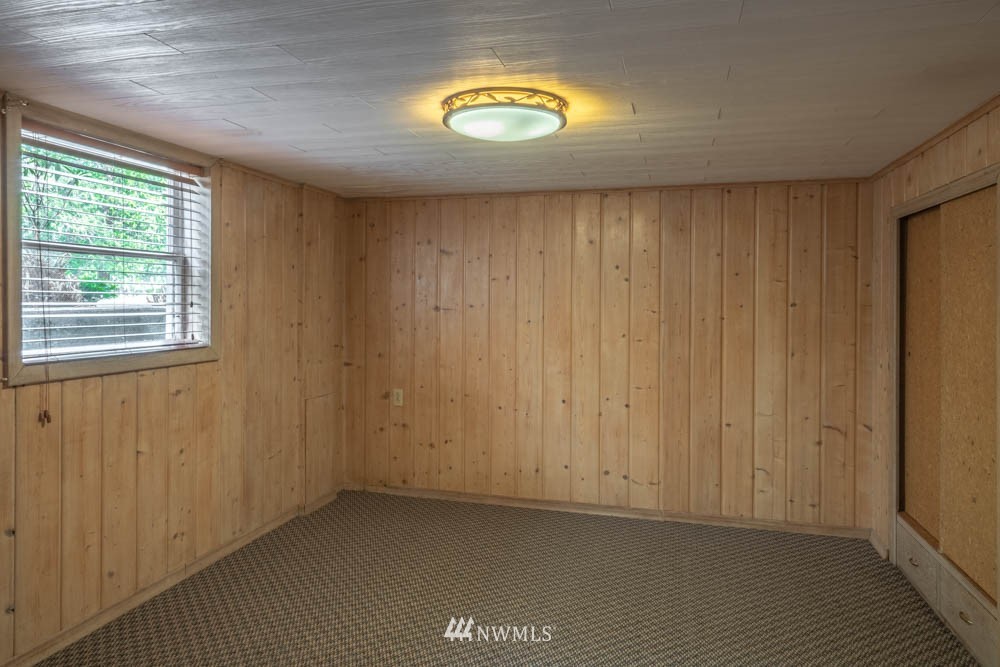 11481 Walker Road Mount Vernon, WA 98273 - Photo 30 of 38 an empty room with windows