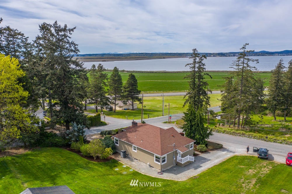 11481 Walker Road Mount Vernon, WA 98273 - Photo 6 of 38 an aerial view of ocean with residential houses with outdoor space and swimming pool