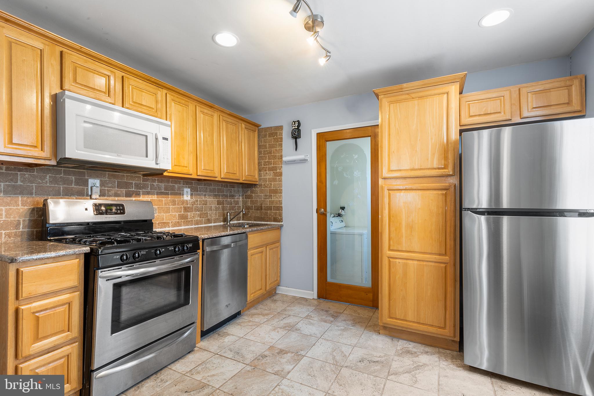 1609 Reed Street Philadelphia, PA 19146 - Photo 9 of 24 Gallery Image 9