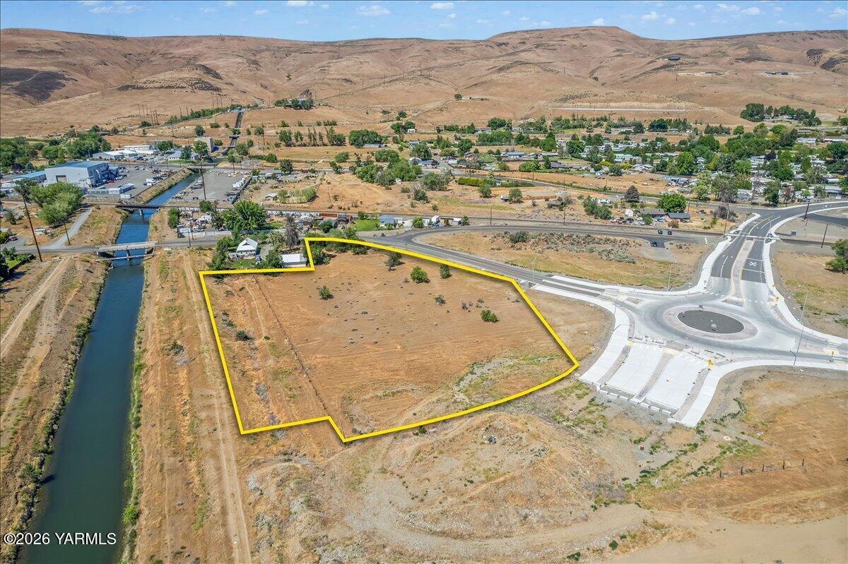Nka Hartford Road Yakima, WA 98901 - Photo 6 of 7 06-DJI_0405.jpg LL
