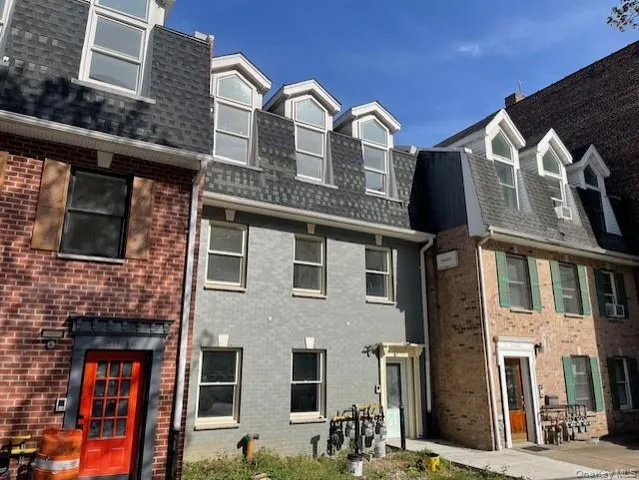 $3,200 | 5104 Post Road | Fieldston