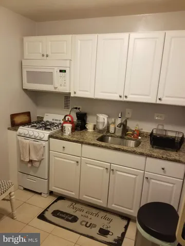 $2,100 | 1420 N Street Northwest, Unit 407, Washington, DC 20005