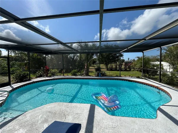 $2,950 | 6805 16th Ave Drive West, Bradenton, FL 34209