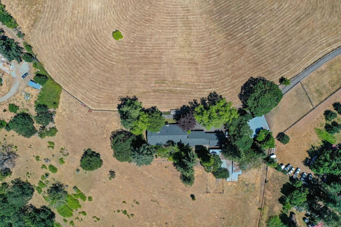 2692 Pioneer Road Medford, OR 97501 - Photo 63 of 66 Aerial