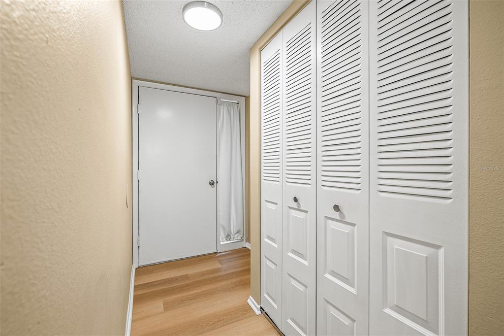 125 Woodlake Wynde Oldsmar, FL 34677 - Photo 4 of 20 a view of a bathroom with a window