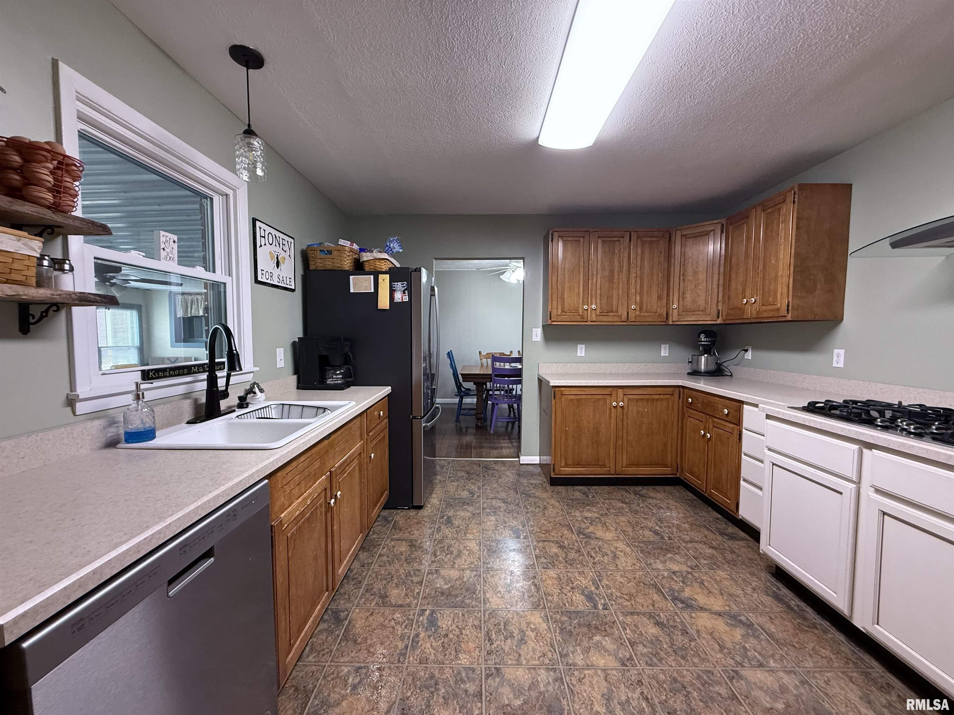 1225 Stanton Airport Road Riverton, IL 62561 - Photo 8 of 55