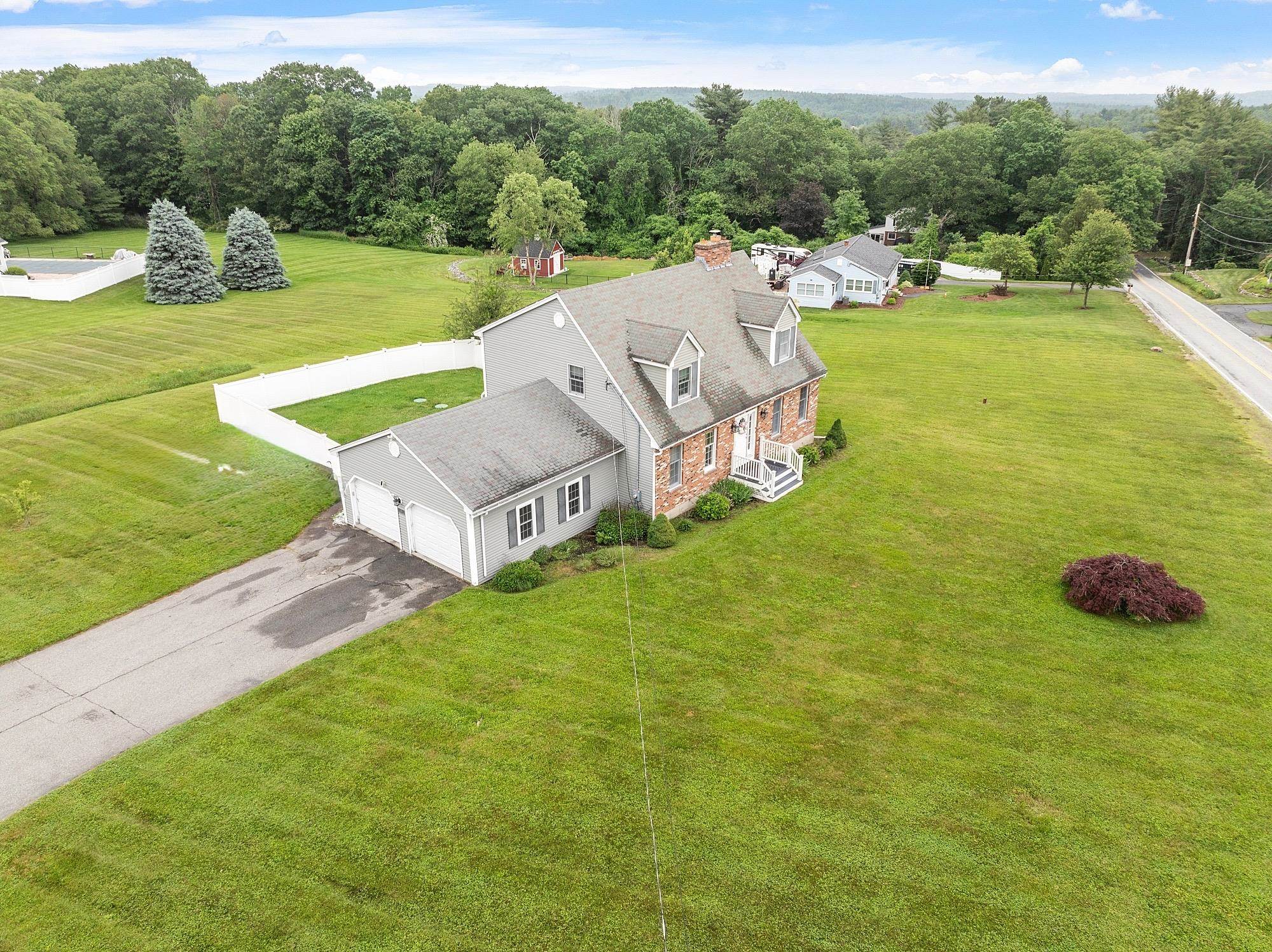 10 Jeremy Hill Road Pelham, NH 03076 - Photo 3 of 48