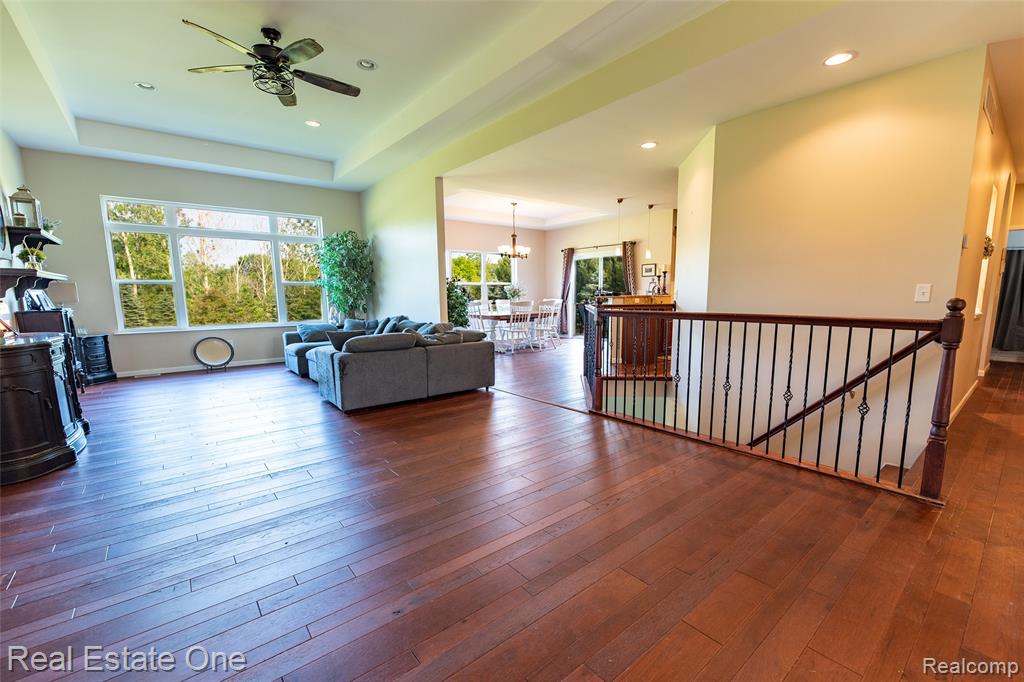 10125 Chase Lake Road Fowlerville, MI 48836 - Photo 4 of 40