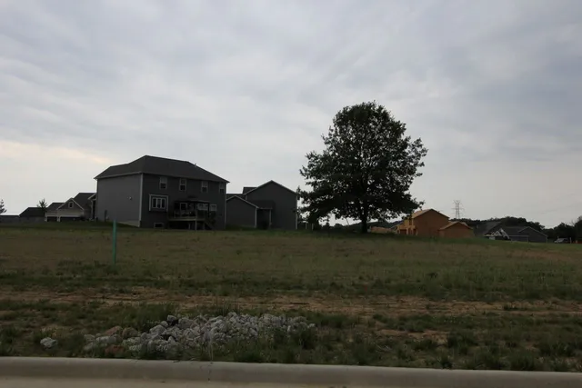 $69,000 | 6616 North Ironwood Drive, Edwards, IL 61528