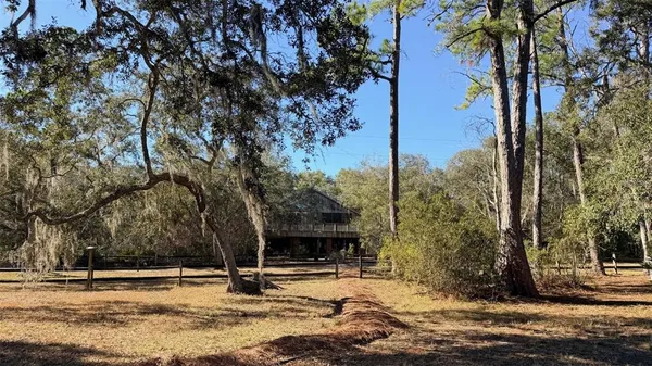 $489,900 | 127 Southeast 930th Street, Old Town, FL 32680