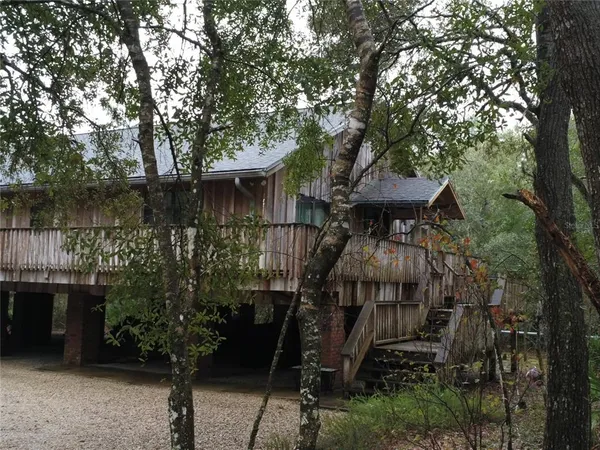 $489,900 | 127 Southeast 930th Street, Old Town, FL 32680