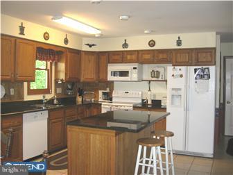 2276 Sand Trap Road Jamison, PA 18929 - Photo 8 of 12 Kitchen